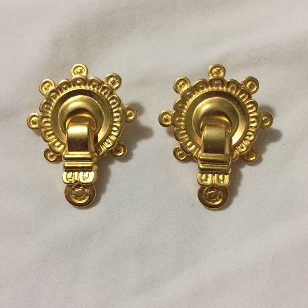 Earrings Metropolitan Museum of Art NY.     NWOT